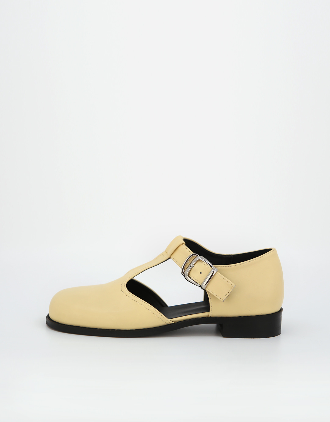 ROUND BUCKLE LOAFER