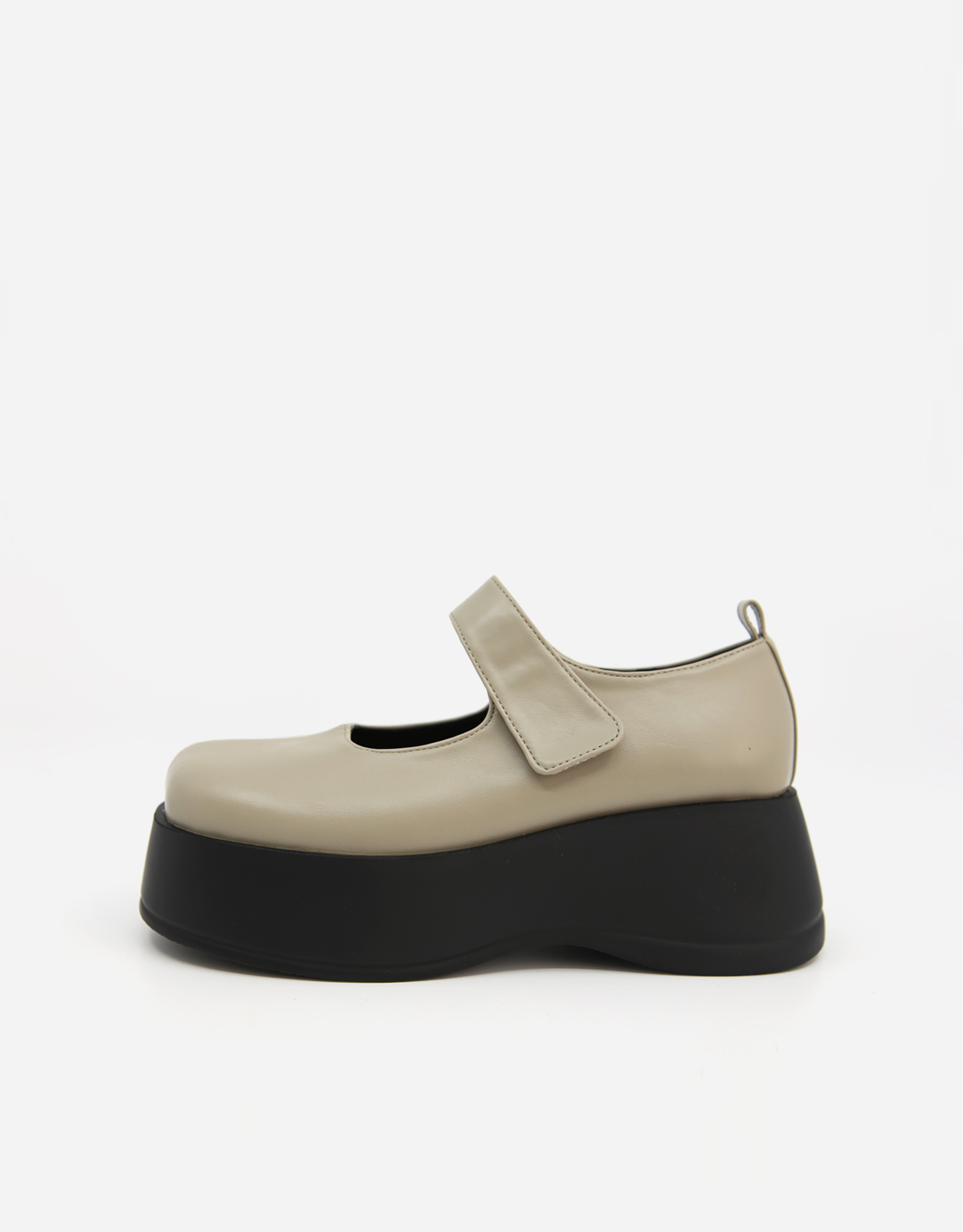 ROUND MARY JANE FLAT LOAFER