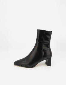 BASIC DAILY ANKLE BOOTS
